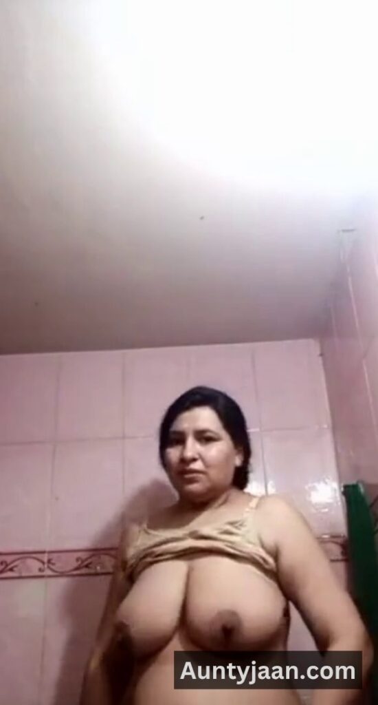 pakistani desi aunty suit salwar removes