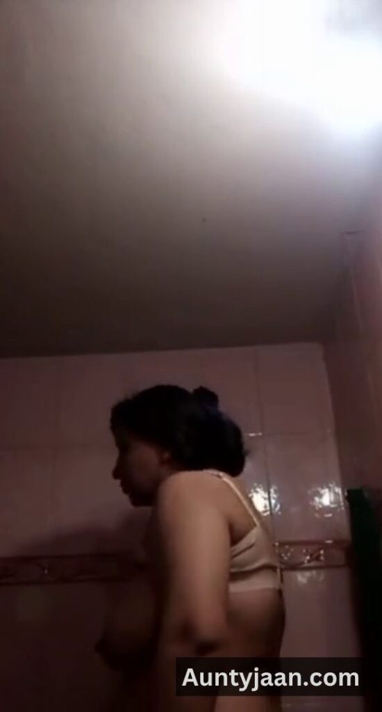 pakistani desi aunty suit salwar removes