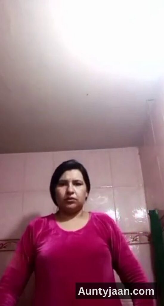 pakistani desi aunty suit salwar removes