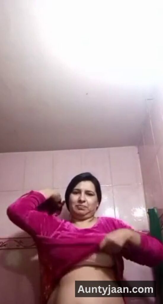 pakistani desi aunty suit salwar removes