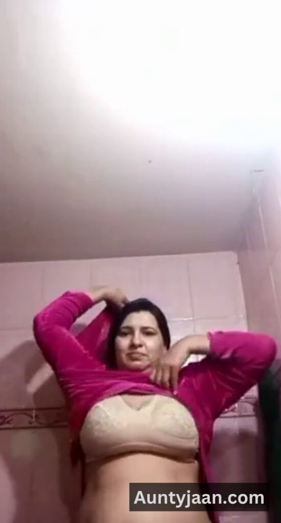 pakistani desi aunty suit salwar removes