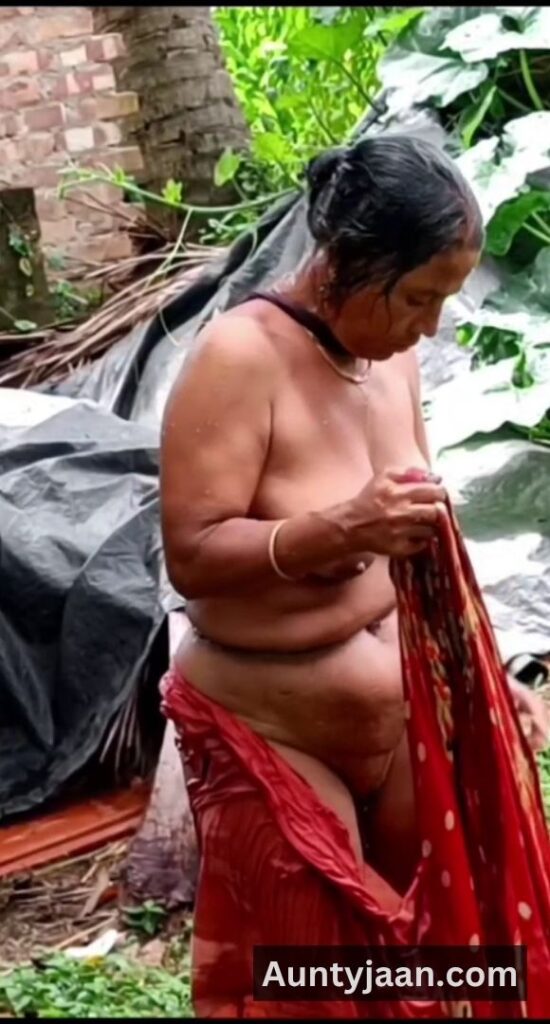 desi outdoor bath hidden cam