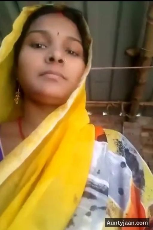 desi aunty shows boobs and pussy