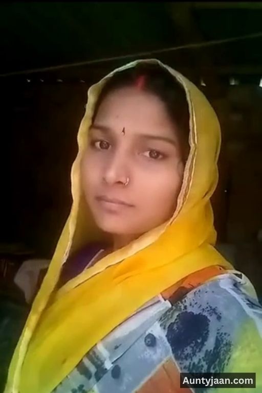 desi aunty shows boobs and pussy