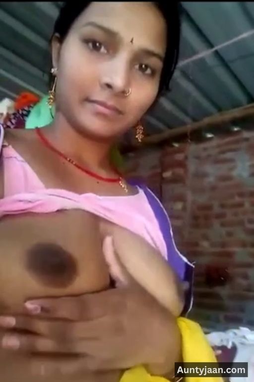 desi aunty shows boobs and pussy
