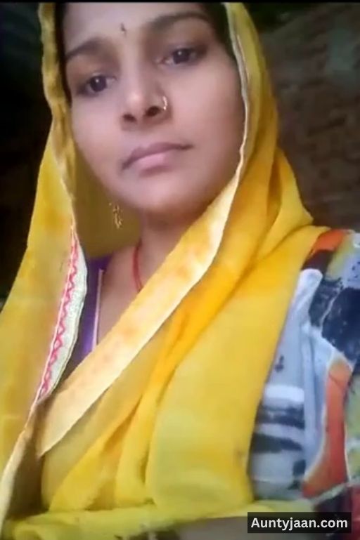 desi aunty shows boobs and pussy