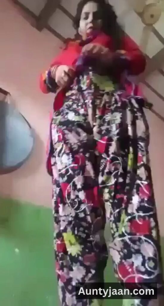 pakistani muslim aunty fingering
