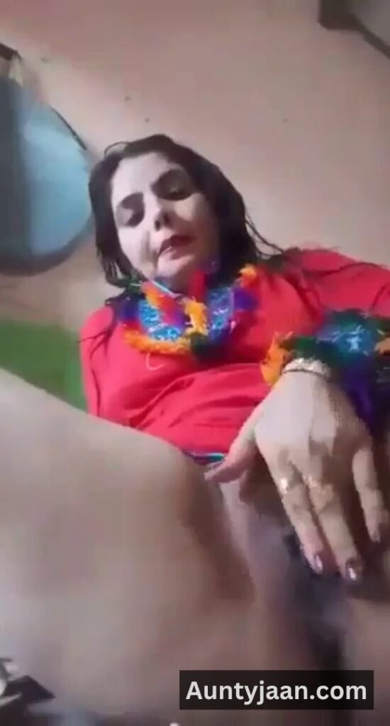 pakistani muslim aunty fingering