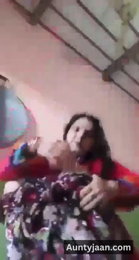 pakistani muslim aunty fingering