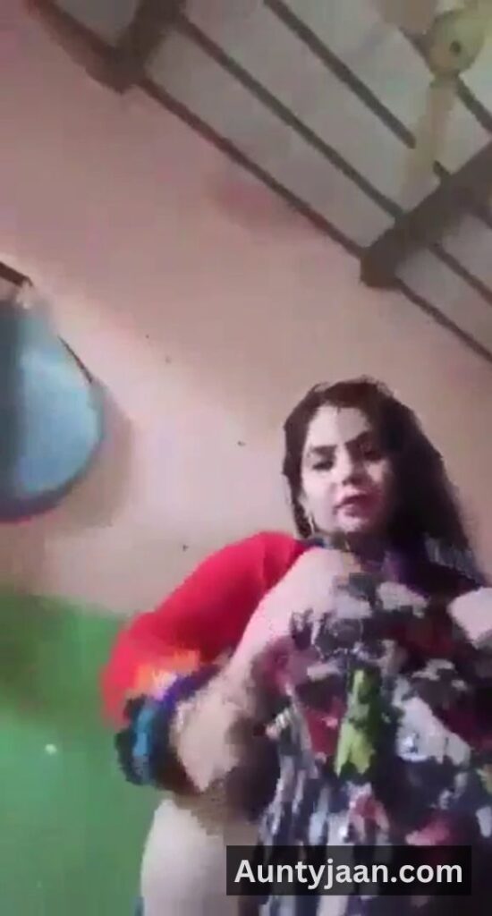 pakistani muslim aunty fingering
