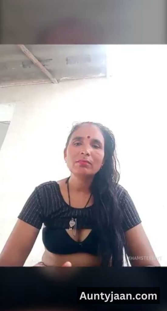 hot aunty boobs live