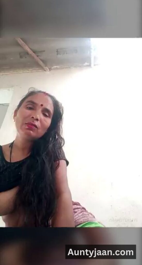 hot aunty boobs live