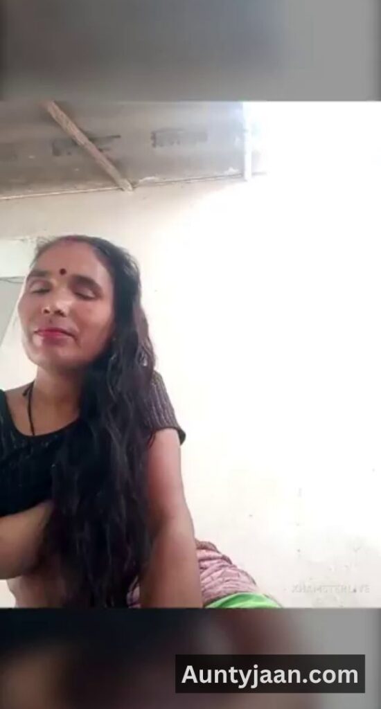 hot aunty boobs live