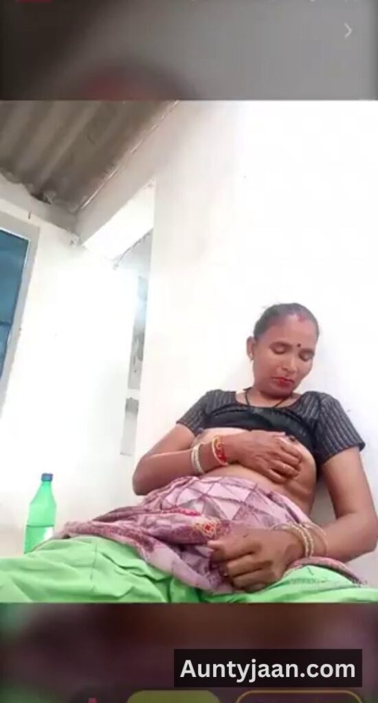 hot aunty boobs live