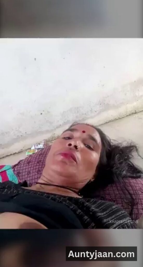 hot aunty boobs live
