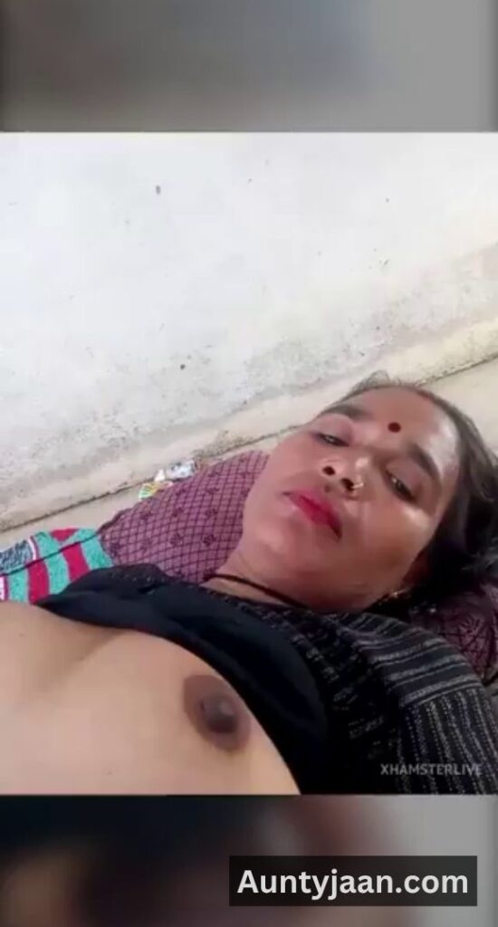 hot aunty boobs live