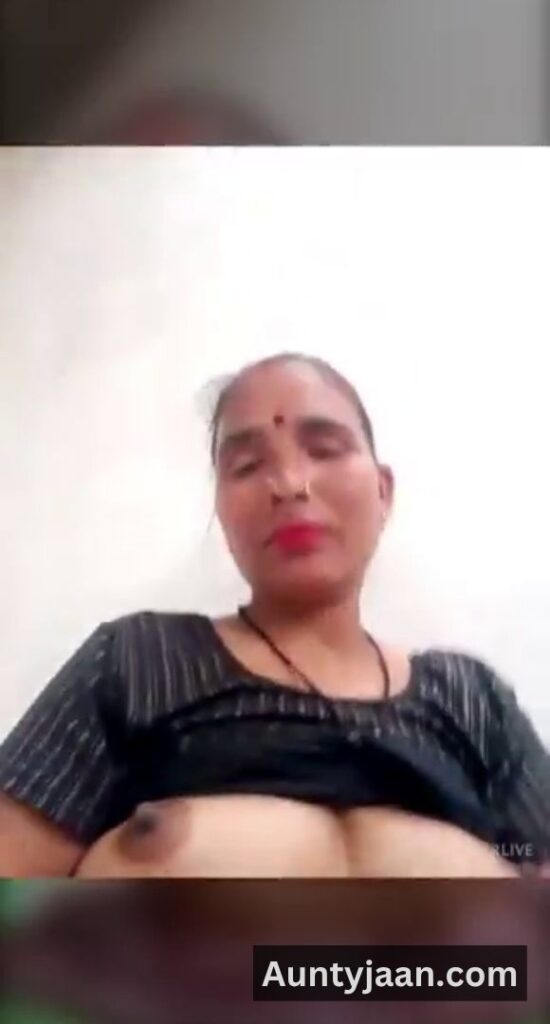 hot aunty boobs live