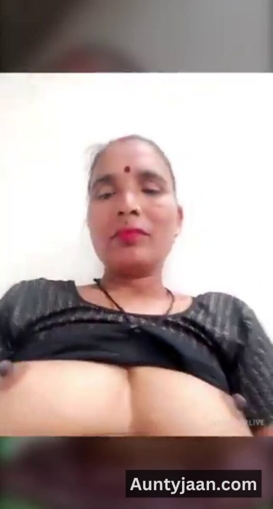 hot aunty boobs live