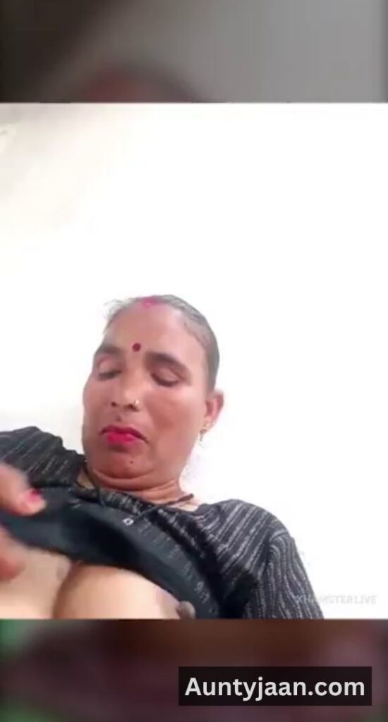 hot aunty boobs live