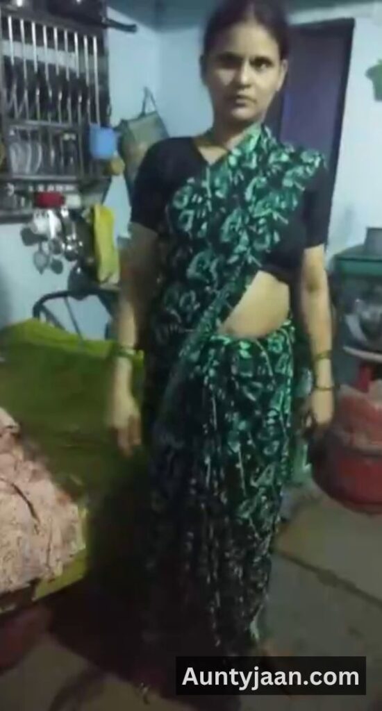 saree removing xxx