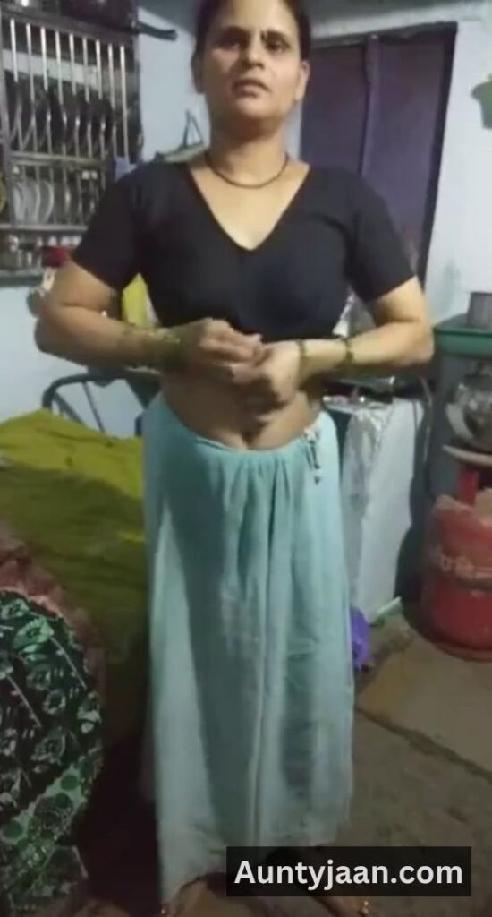 saree removing xxx