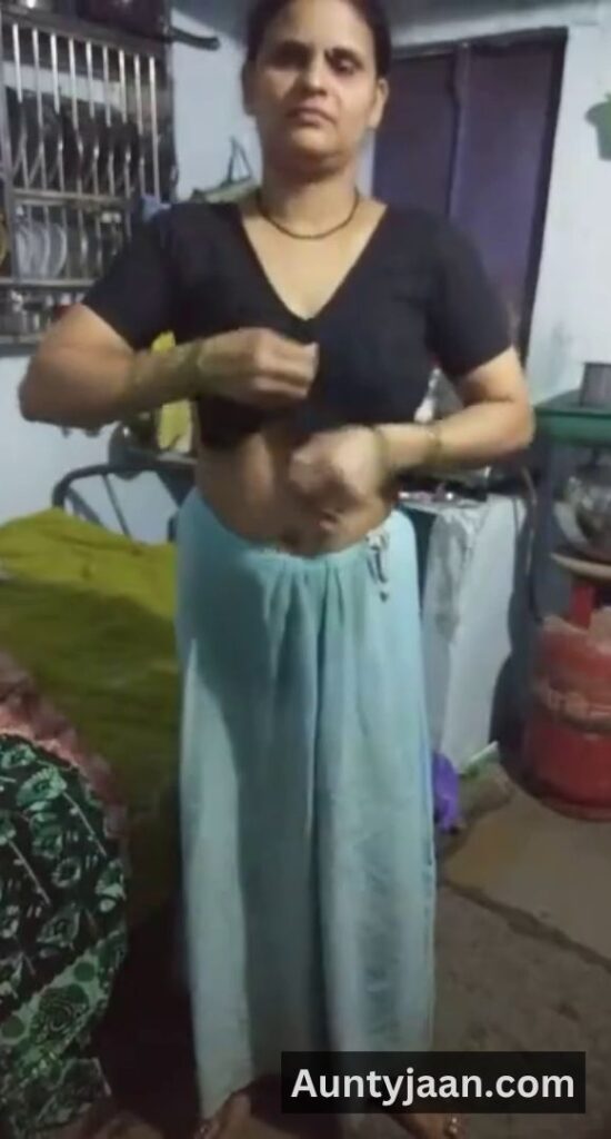 saree removing xxx