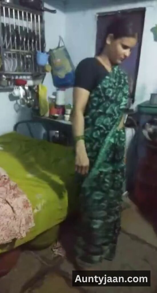 saree removing xxx
