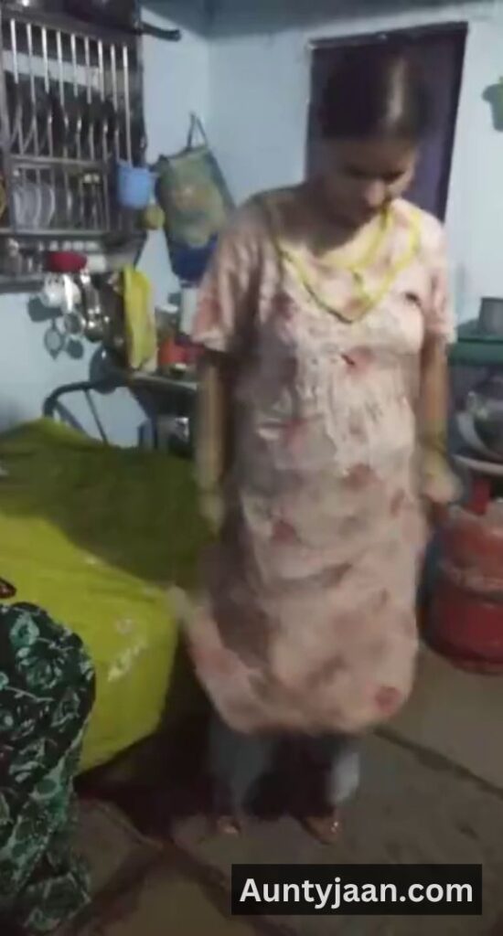 saree removing xxx
