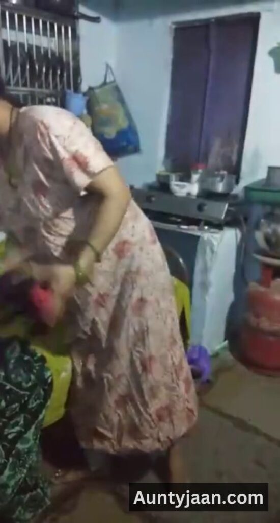 saree removing xxx