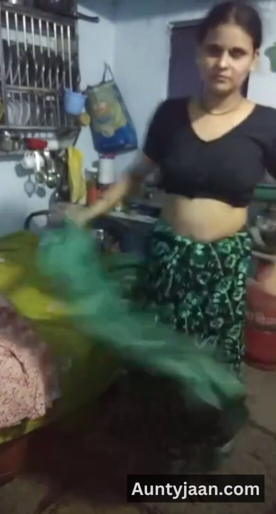 saree removing xxx