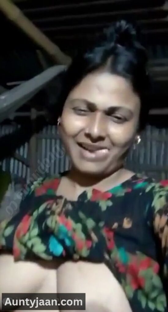 naughty aunty nude show