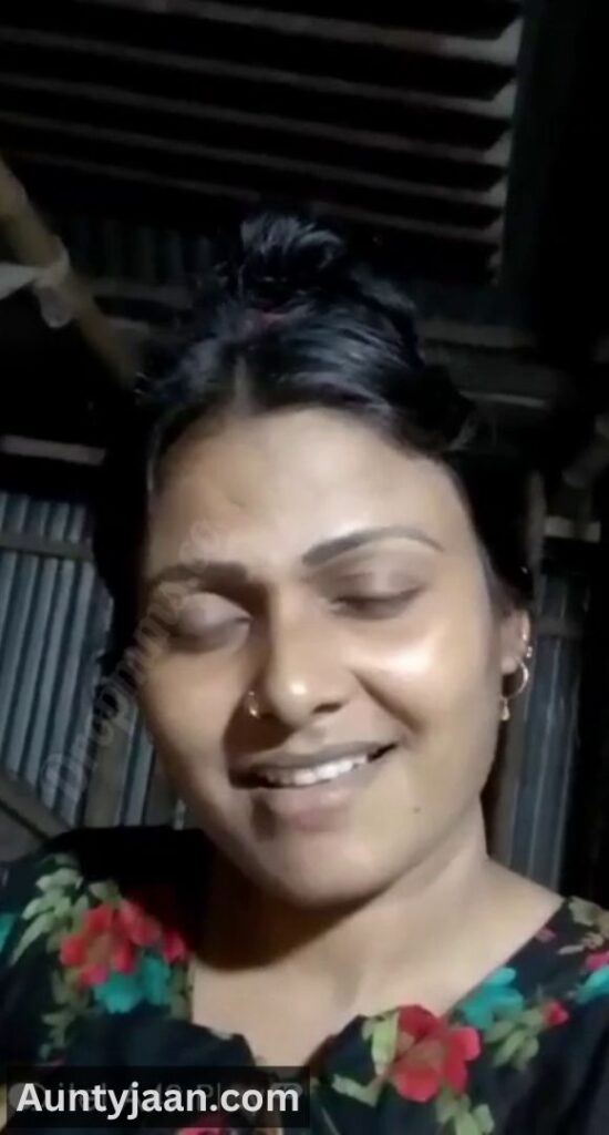 naughty aunty nude show