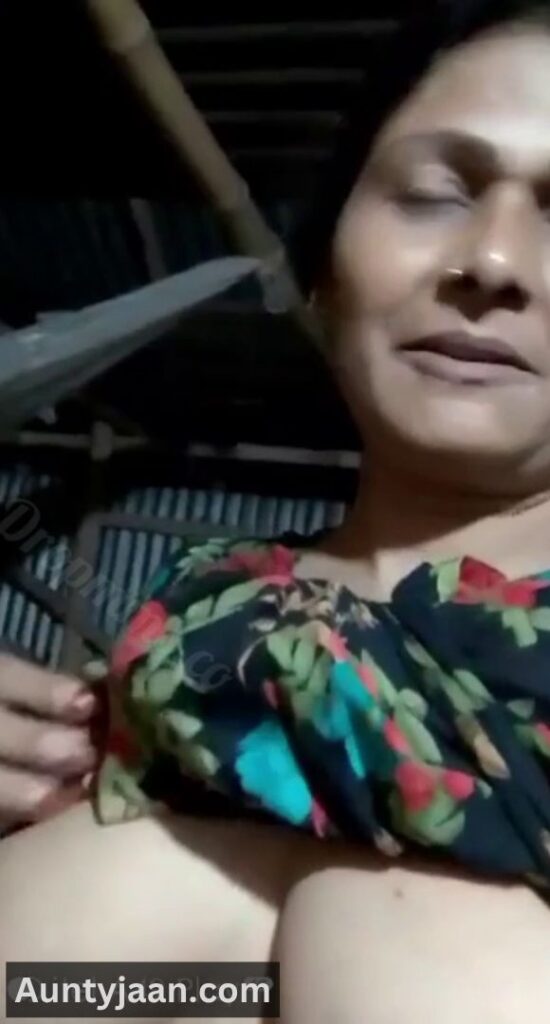 naughty aunty nude show