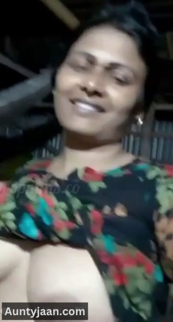 naughty aunty nude show