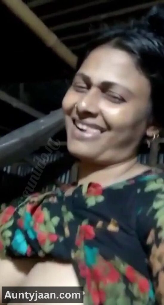naughty aunty nude show