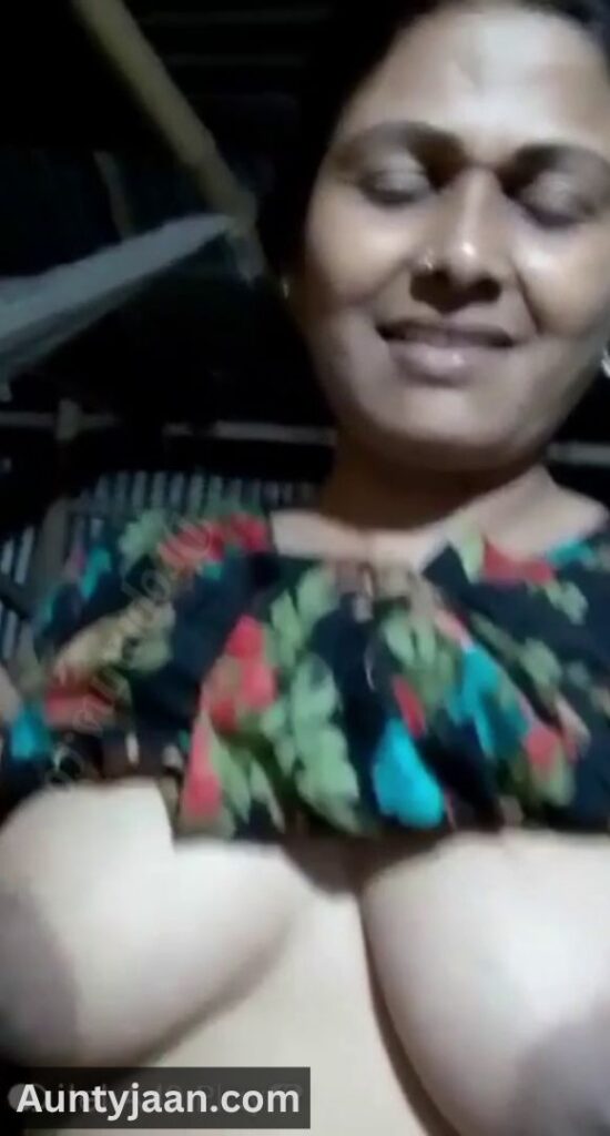 naughty aunty nude show