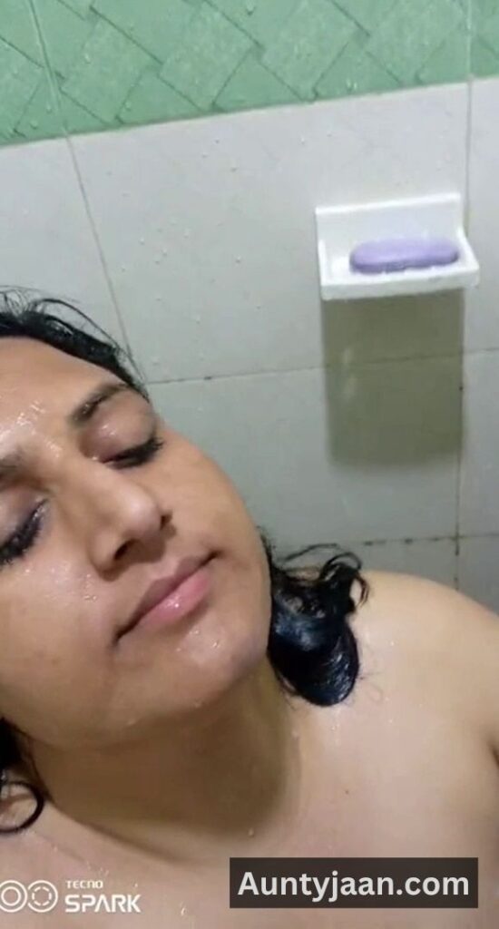 aunty bathroom sex video