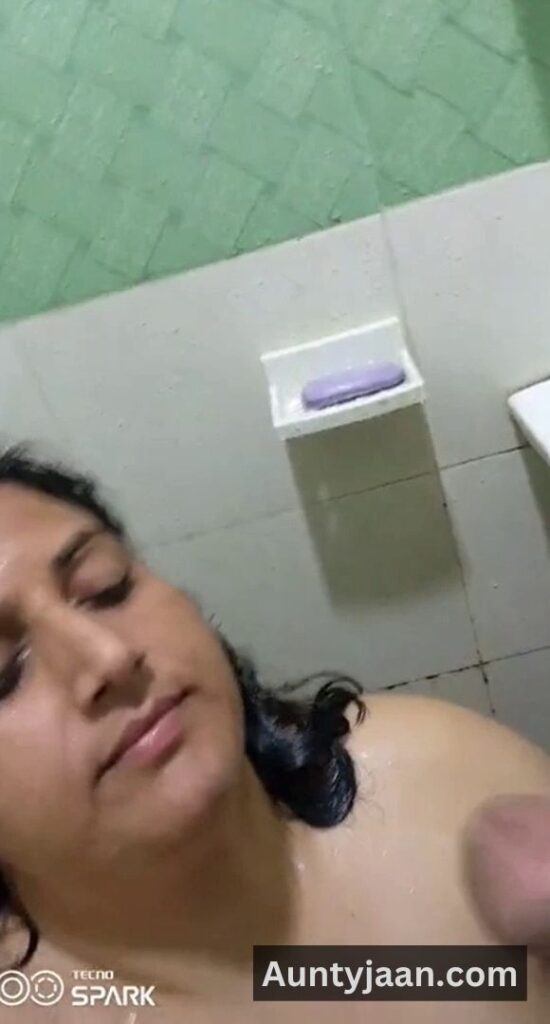 aunty bathroom sex video