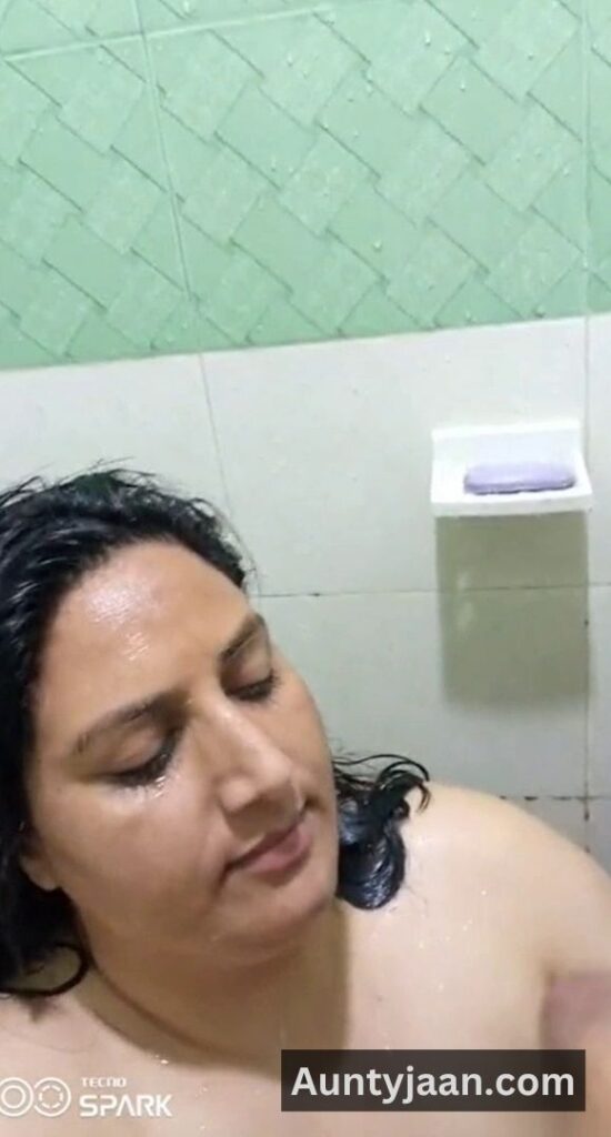 aunty bathroom sex video