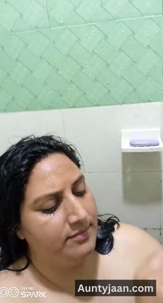 aunty bathroom sex video