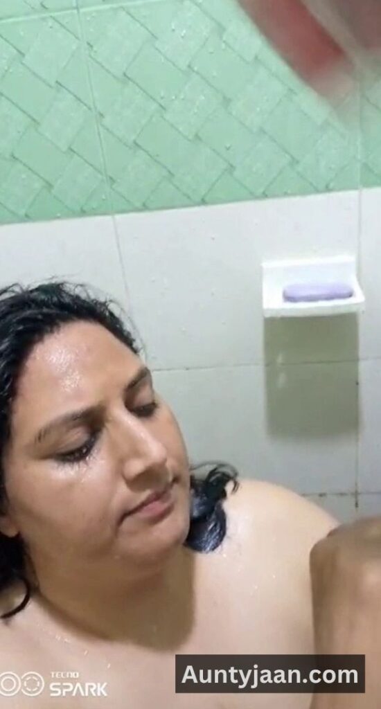 aunty bathroom sex video