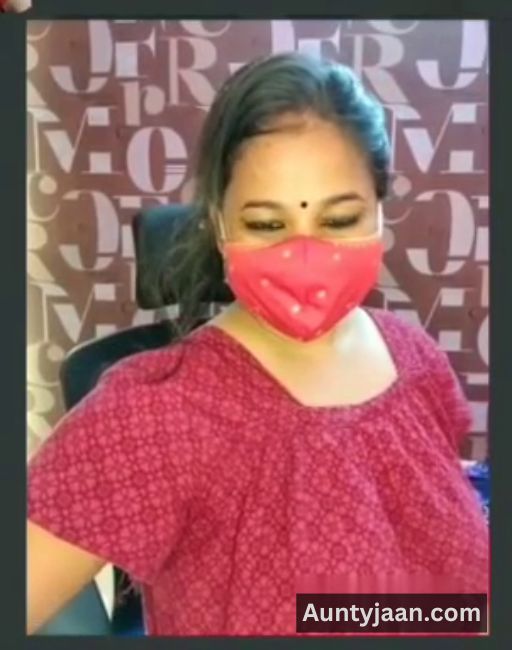live aunty removing dress