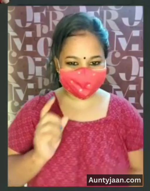 live aunty removing dress