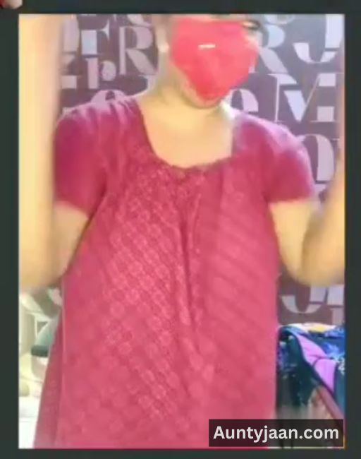 live aunty removing dress