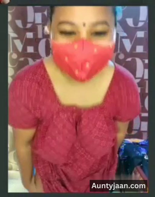 live aunty removing dress