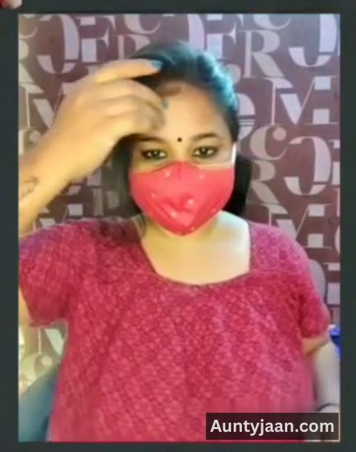 live aunty removing dress