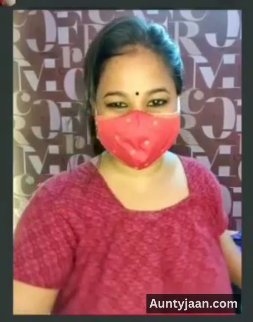 live aunty removing dress