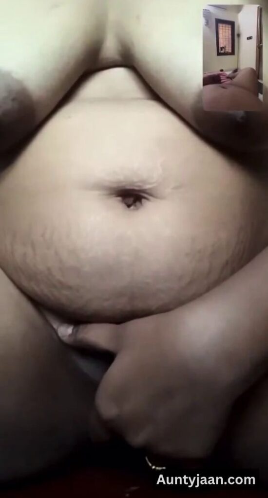 aunty paid nude show
