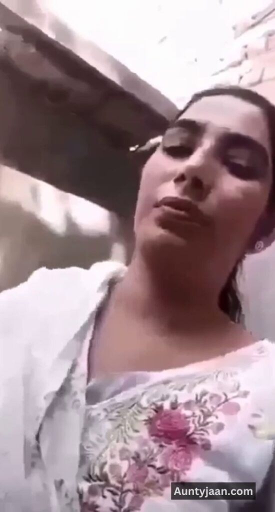 wife showing nudes