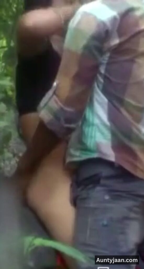 desi bhabhi outdoor sex